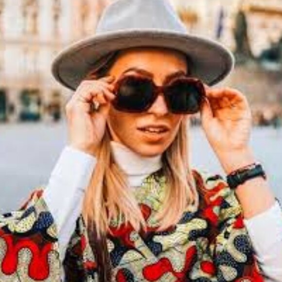 Gucci GG0625S 001 Sunglasses Havana Square Frame, Transparent Lenses - Picture 5 of 10